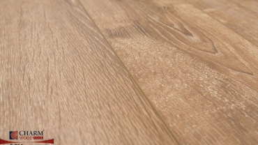 Sàn gỗ công nghiệp Charm Wood lõi xanh siêu chịu nước.